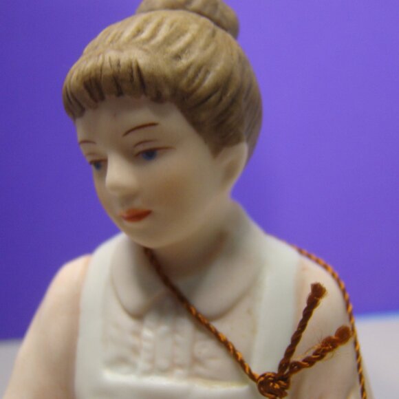 Homco Denim Days 8821 “Helping Mom” with tag Girl helping in Kitchen - Picture 2 of 16